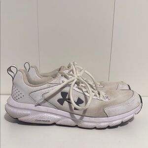Under Armour Charged Assert Size 9